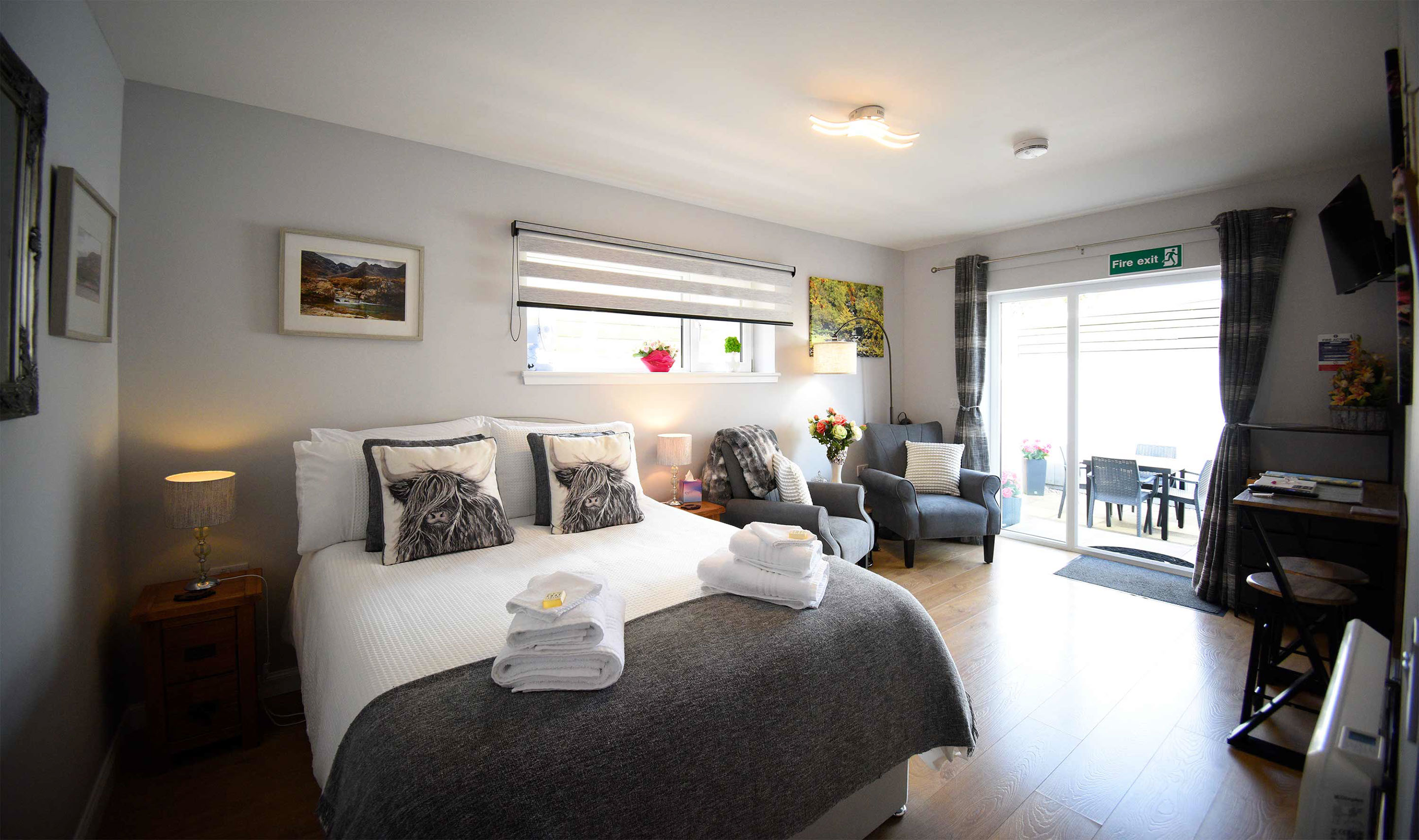 Open Plan Self Catering Accommodation in Portree at 13 Matheson Place Apartment