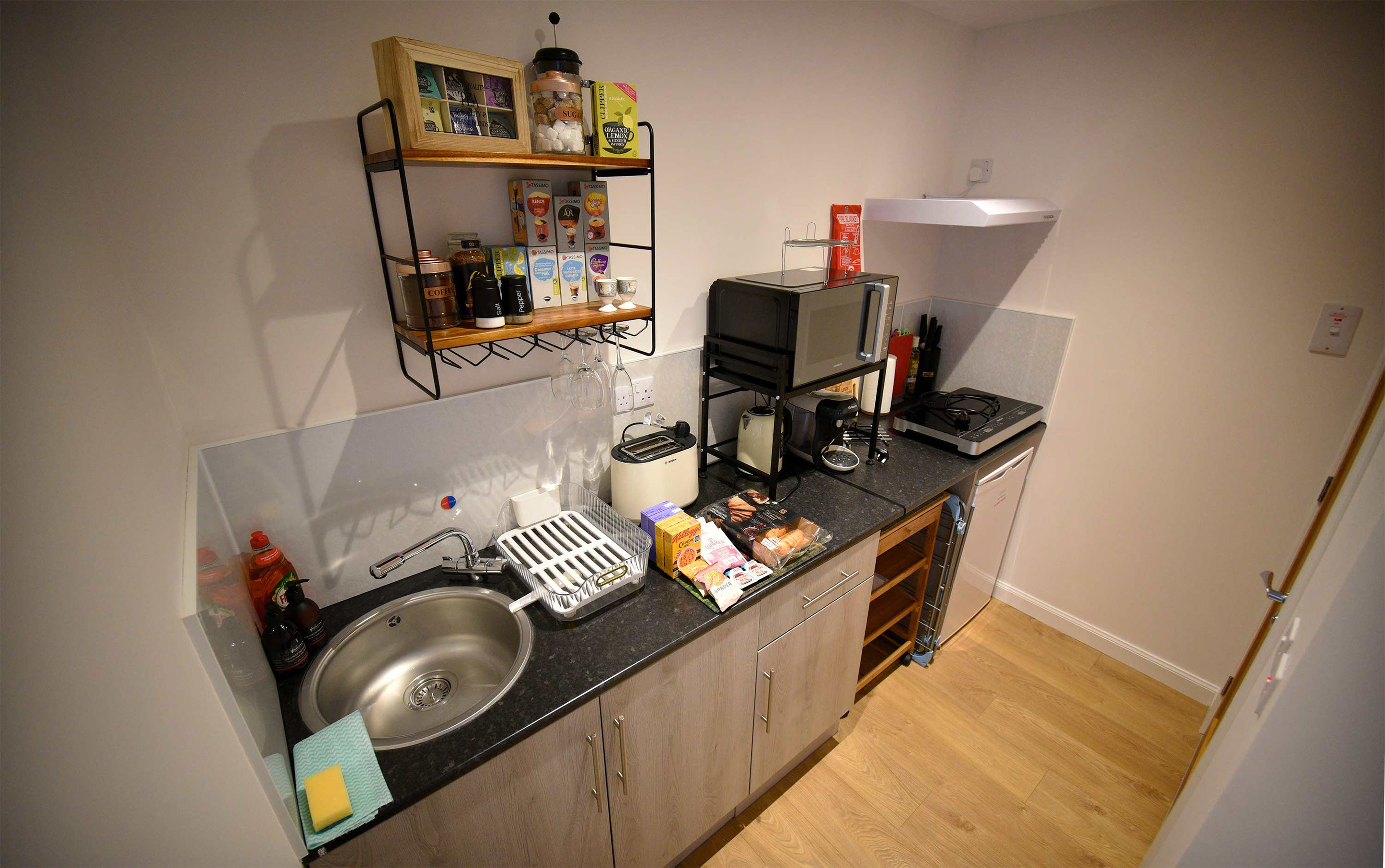 13 Matheson Place Self Catering apartment accommodation in Portree kitchen with fridge hot plate and coffee machine